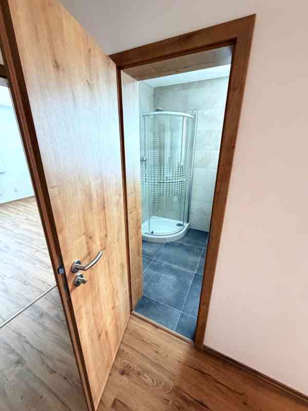 PRONÁJEM NOVOSTAVBY BYTU 2+KK S PARKOVACÍM STÁNÍM V BRNĚ - foto 10