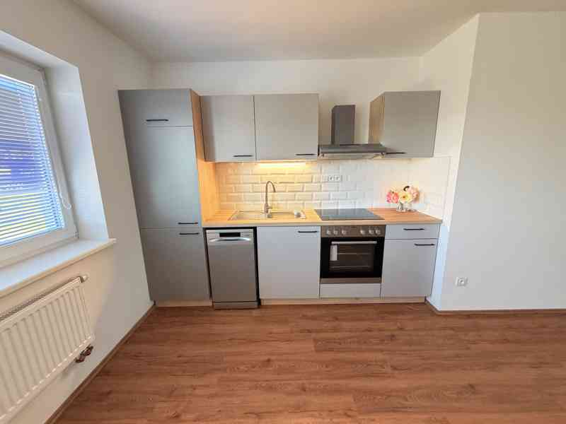 PRONÁJEM NOVOSTAVBY BYTU 2+KK S PARKOVACÍM STÁNÍM V BRNĚ - foto 2