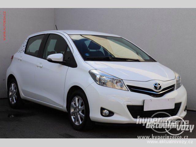 Toyota Yaris 1.3, benzín, rok 2013 - foto 1