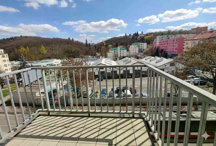 Pronájem bytu 1+kk 36 m² Praha - foto 2