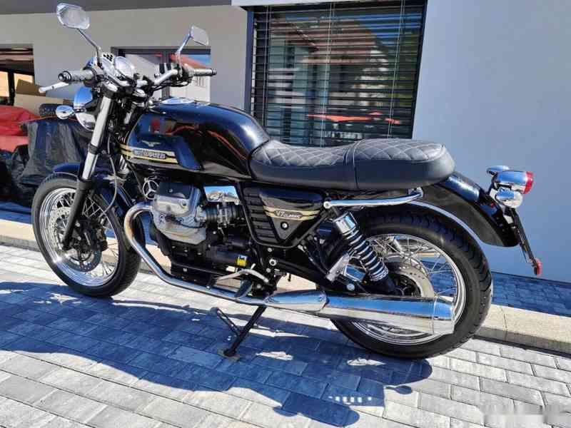 Moto Guzzi V7-AKČNÍ CENA - foto 18