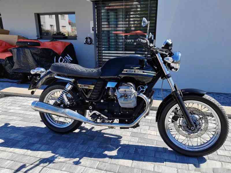 Moto Guzzi V7-AKČNÍ CENA - foto 2