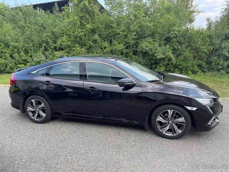 Honda Civic 1,5 VTEC turbo sedan - foto 6