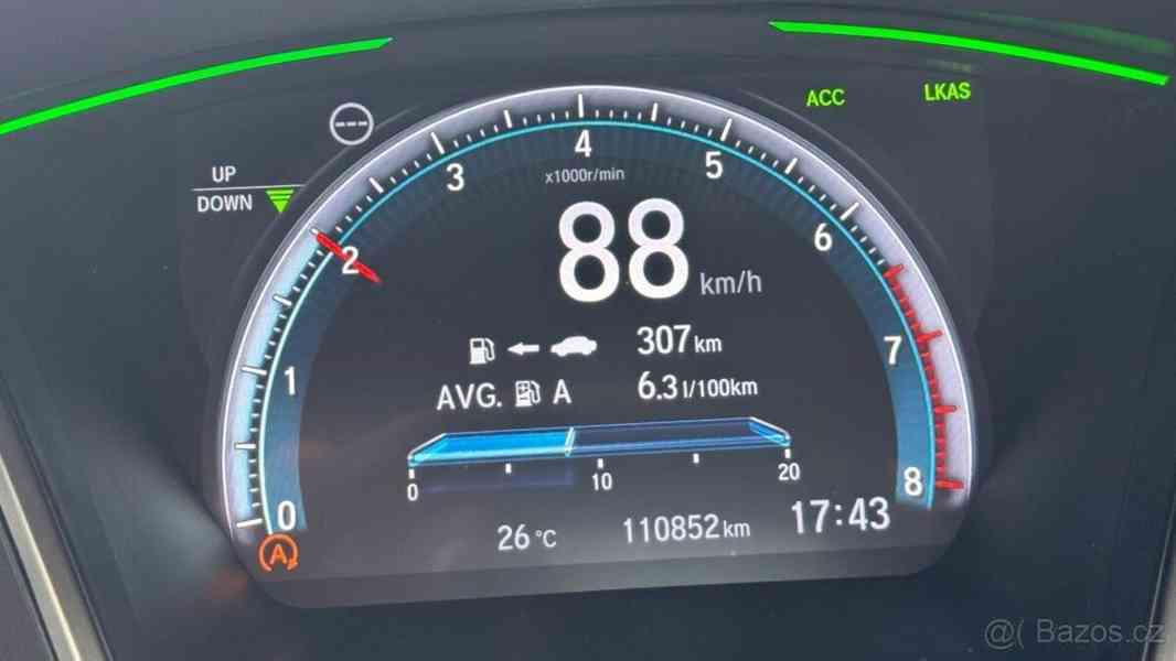 Honda Civic 1,5 VTEC turbo sedan - foto 3