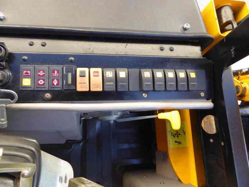 RYPADLONAKLADAC JCB 1CX HF - foto 12