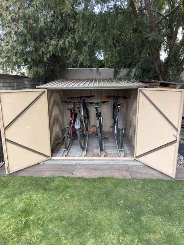 garáž na kola - foto 2