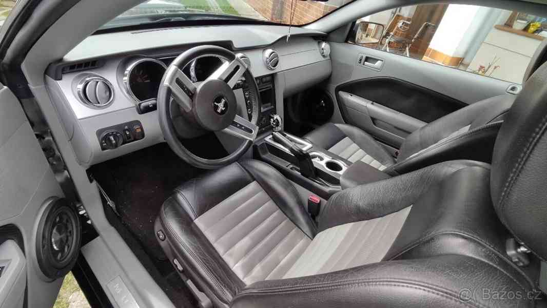 Ford Mustang California 2007 V8 4,6l manuál - foto 6