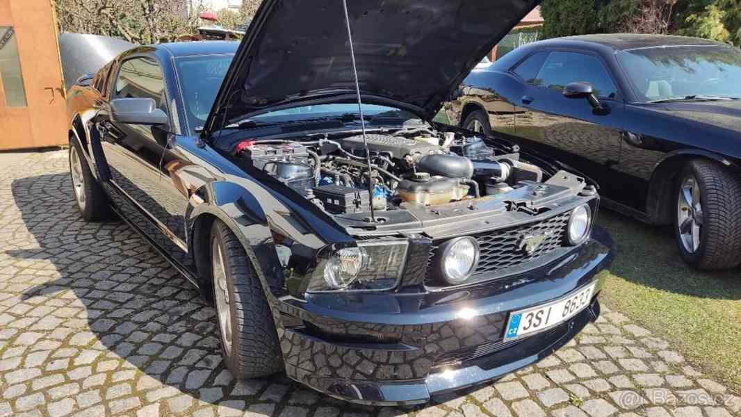 Ford Mustang California 2007 V8 4,6l manuál - foto 14