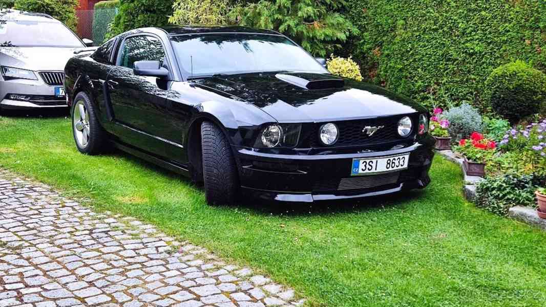 Ford Mustang California 2007 V8 4,6l manuál - foto 13