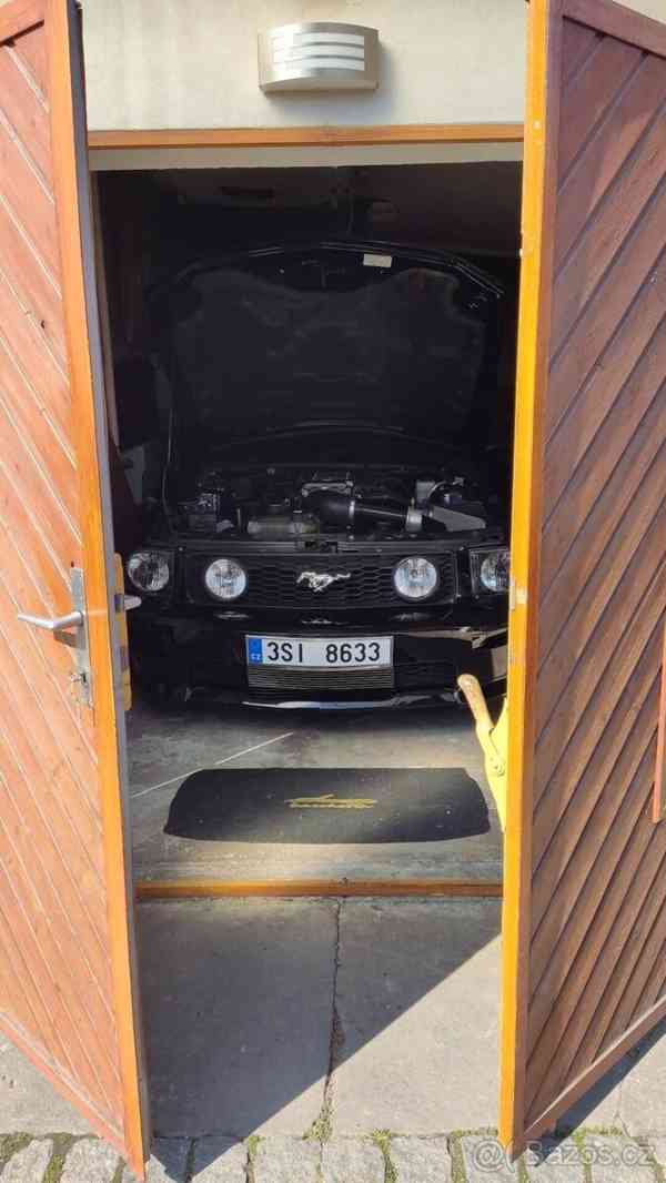 Ford Mustang California 2007 V8 4,6l manuál - foto 17