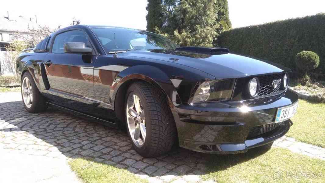 Ford Mustang California 2007 V8 4,6l manuál - foto 9
