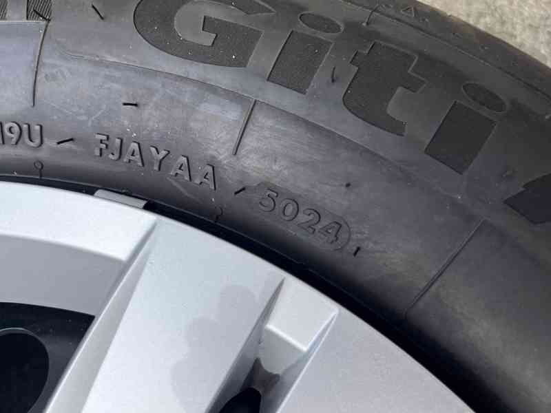 Originál letní VW sada kol 205/60 R16, nové - nájezd 300 km - foto 3