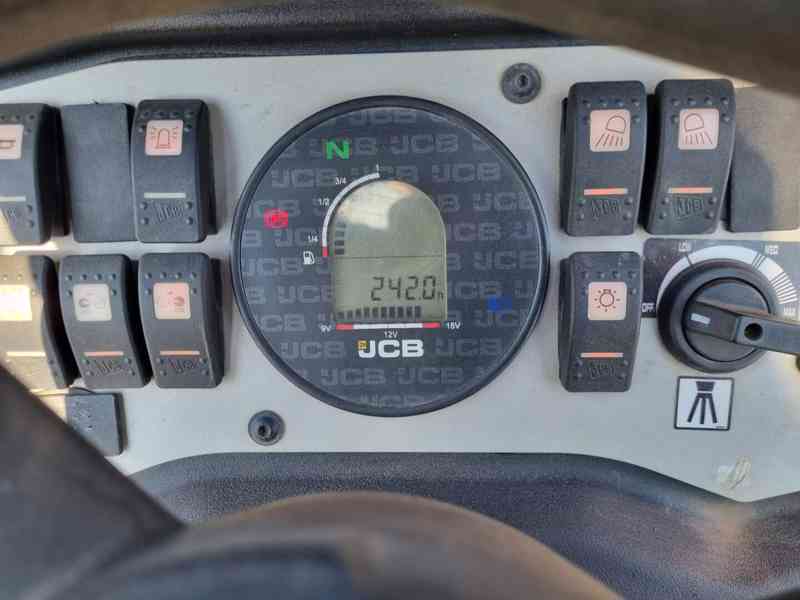 Vibrační válec JCB - VIBROMAX VMT160-80 - foto 8