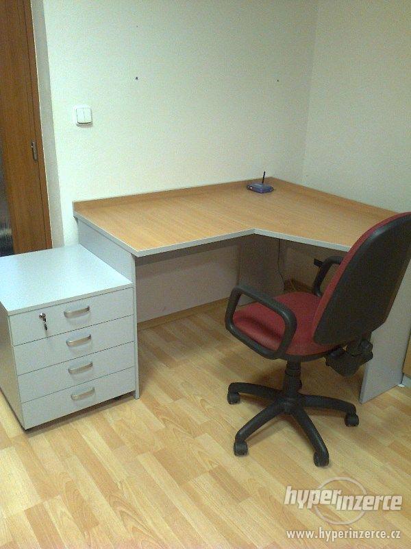 Soubor kancelářského nábytku - foto 1
