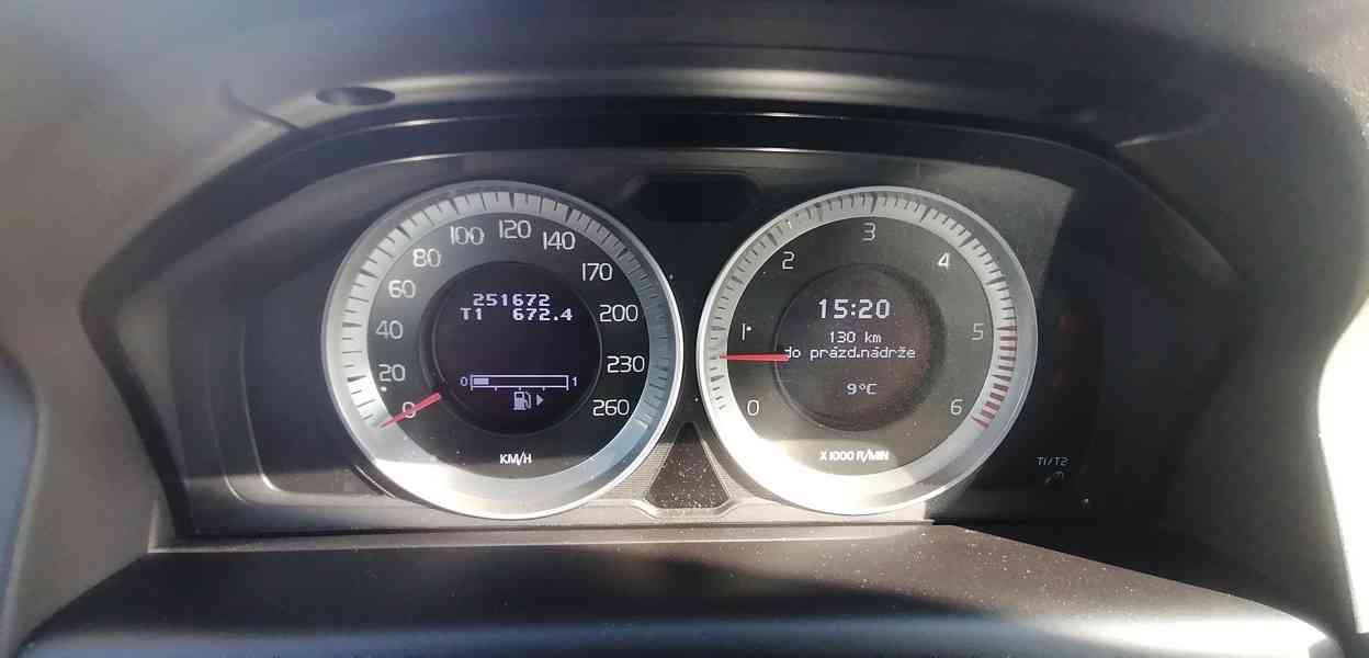 VOLVO XC60 D5 AWD 2,4  158kw 2013 Momentum  - foto 15