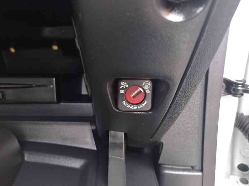 Peugeot 2008 1.5 75kW/Navi/1Maj/TOP - foto 37