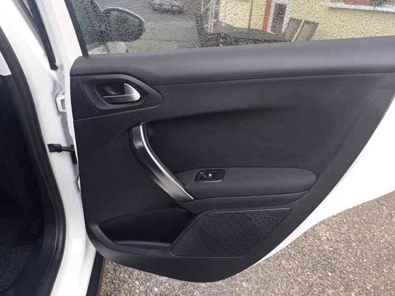 Peugeot 2008 1.5 75kW/Navi/1Maj/TOP - foto 18
