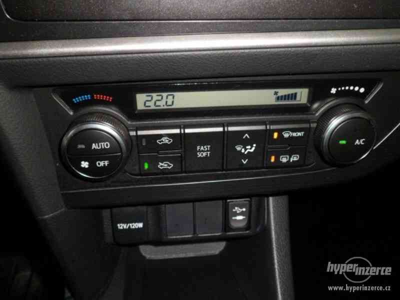 Toyota Auris 1.33 Dual-VVT-i TS Cool 73kW - foto 7