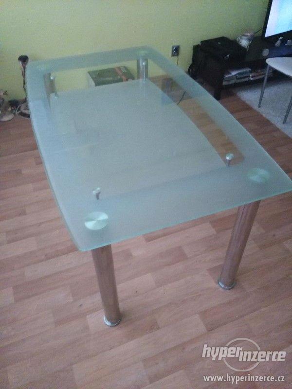 Jídelní sklěněný stůl - Cena Dohodou - foto 6