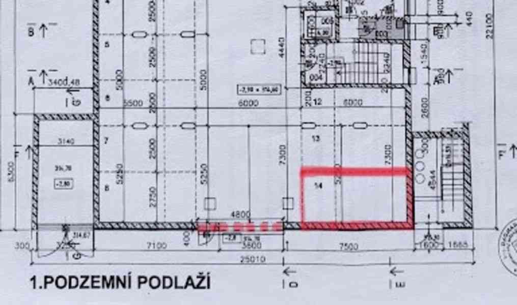 Pronájem garážového stání - Plzeňská (u zas. Hlušičkova) - foto 2