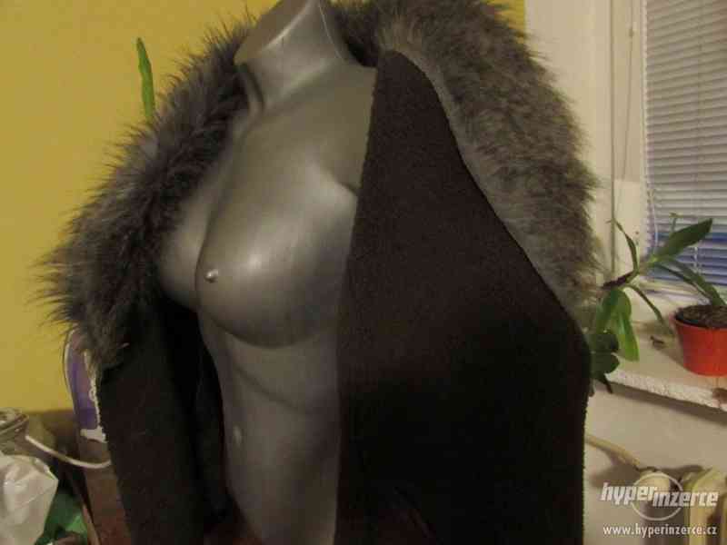 zimní velurový krátký kabátek - foto 3