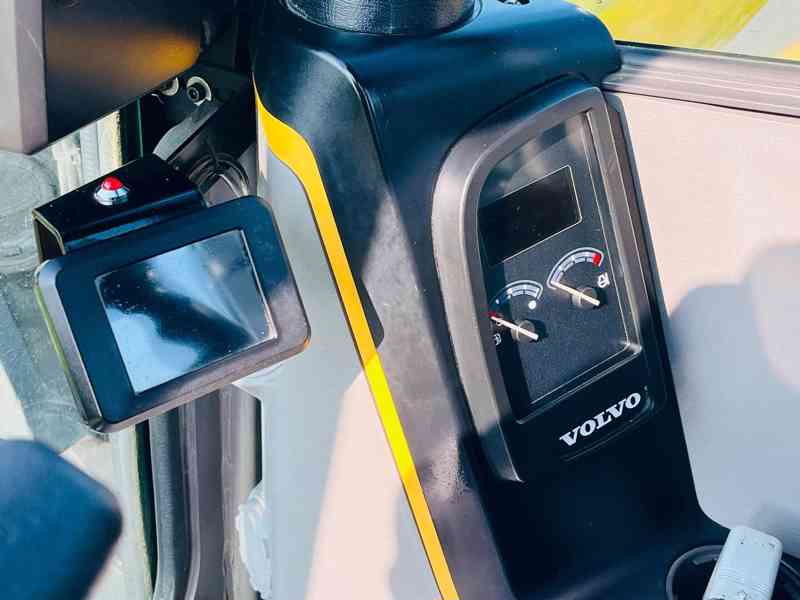Pásové rypadlo Volvo ECR88D (Možnost leasingu) - foto 16