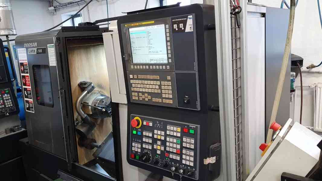 DOOSAN LYNX 2100A + ROBOTEC APC7 / soustruh CNC - foto 6