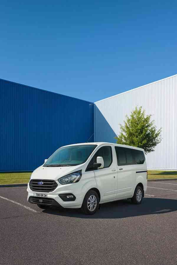 Pronájem mikrobusu Ford Custom - foto 1