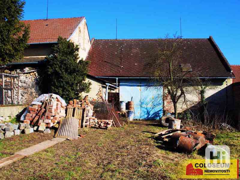 Holubice, stavební parcela, 605m2, stodola – pozemek - foto 2