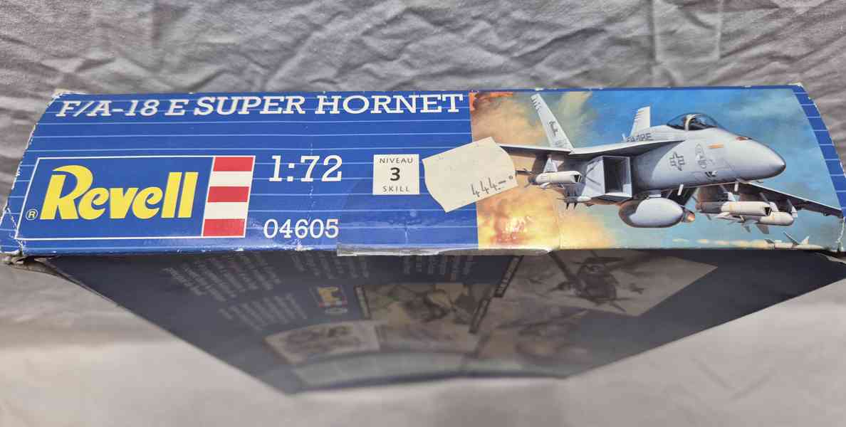 model letadla F/A-18 E Super Hornet, 1:72, (Revell 4605) - foto 2