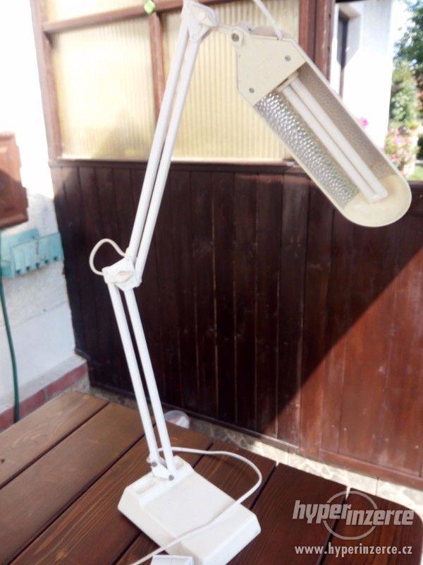 stolní lampa - foto 1