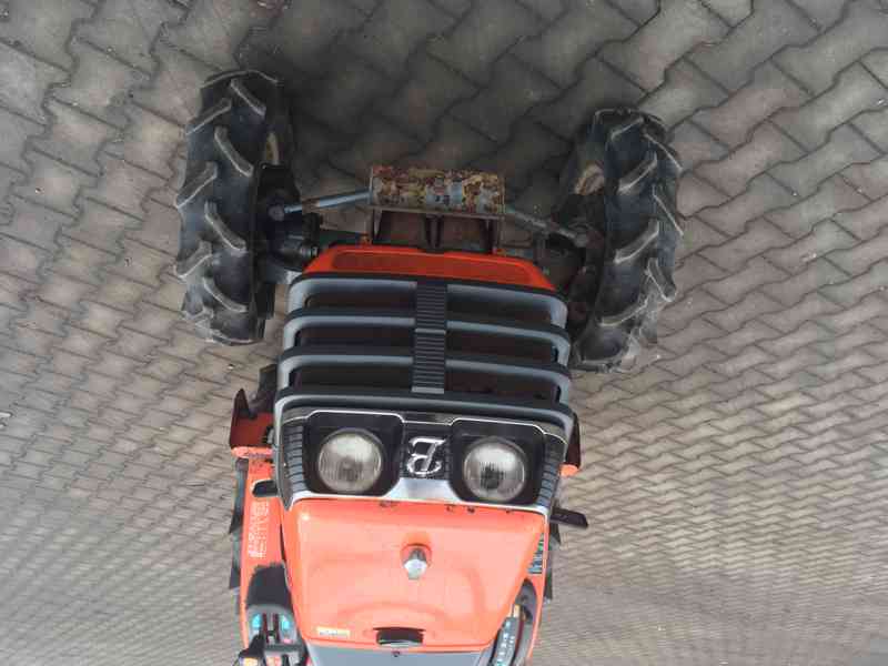 Japonský traktor Kubota B72, 16,5Hp, 4x4 - foto 3