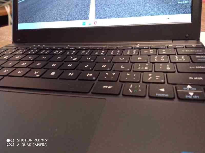 UMAX VisionBook N12R ve stavu "jako nový" + SSD 256 + Win11 - foto 4