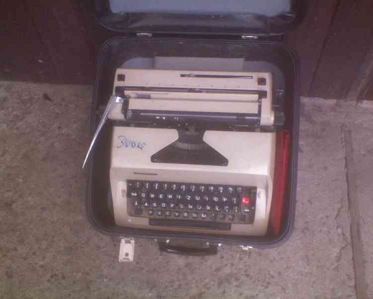 psací stroje