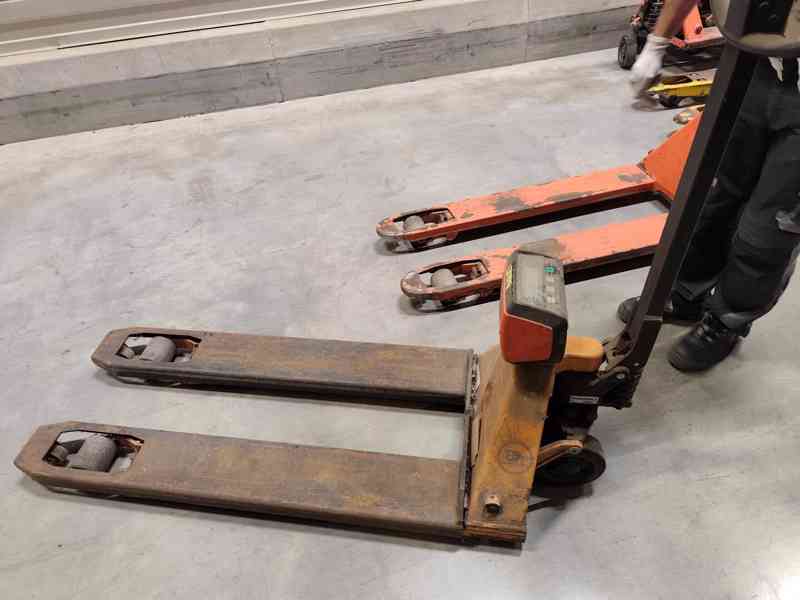 Paletové vozíky - použité - foto 7