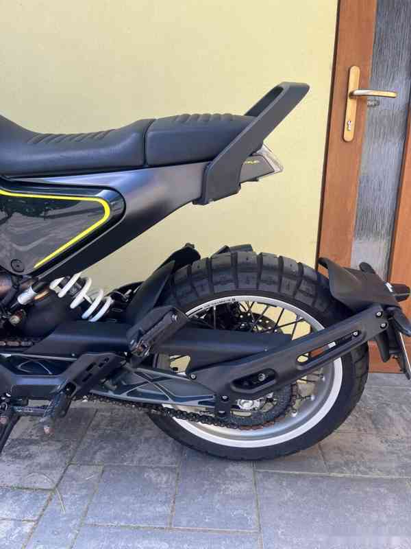 Husqvarna Svartpilen 401 - foto 10