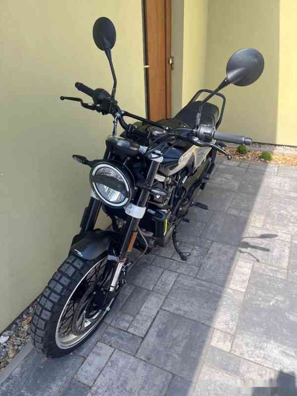 Husqvarna Svartpilen 401 - foto 8