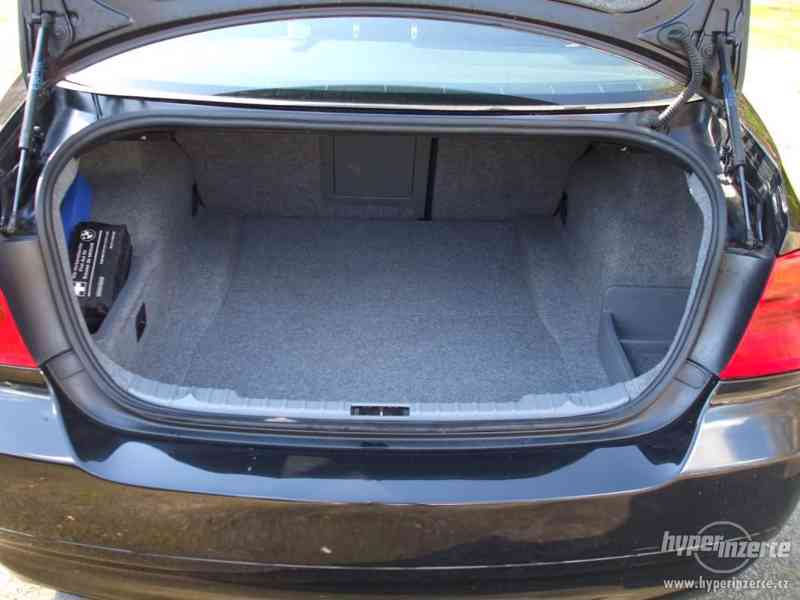 BMW 320 D 120 kW, 6 rychlostí, r.v.8/2005,serviska, TOP STAV - foto 17
