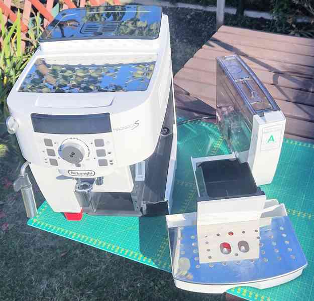 De'Longhi Magnifica S – jenom 3 měsíce v provozu + 50% sleva - foto 2