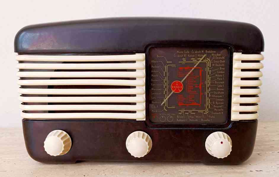 Starožitné elektronkové rádio Tesla Talisman 306U  - foto 1