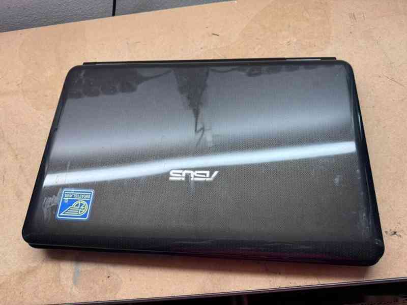 Predám pokazený notebook na náhradné diely zn.Asus x5dab. - foto 3