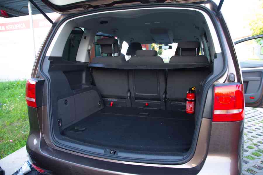 VW Touran 2011 - hnědá metalíza - TSI 77kw - foto 7