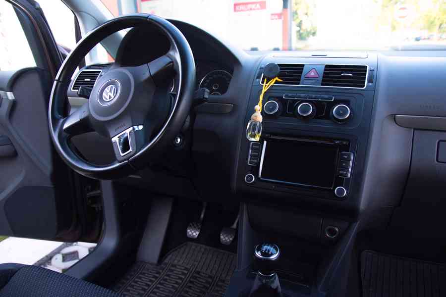 VW Touran 2011 - hnědá metalíza - TSI 77kw - foto 6