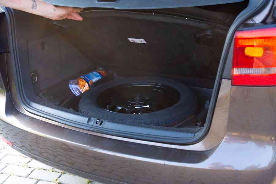 VW Touran 2011 - hnědá metalíza - TSI 77kw - foto 5