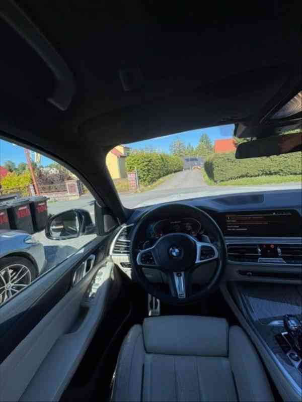 BMW X7 3,0   M50d - foto 11