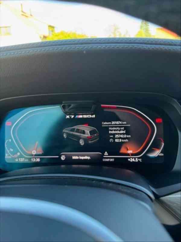 BMW X7 3,0   M50d - foto 13