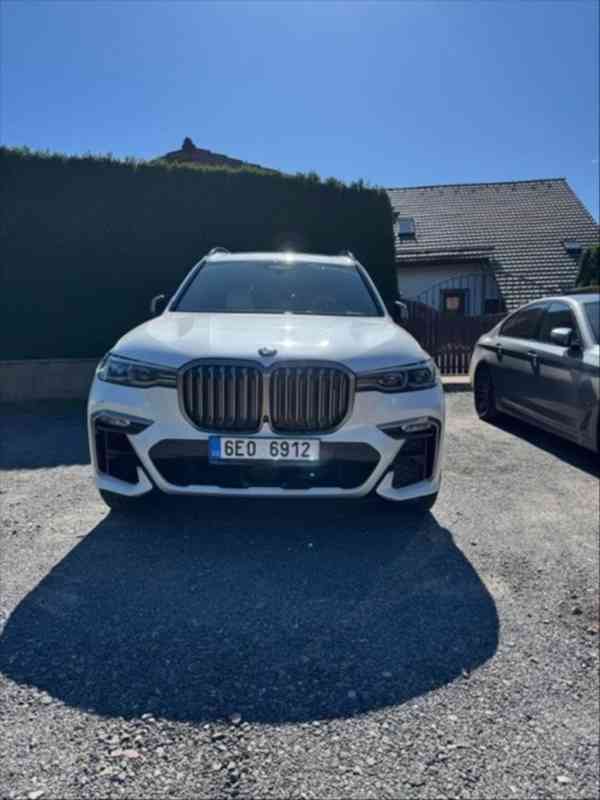 BMW X7 3,0   M50d - foto 5