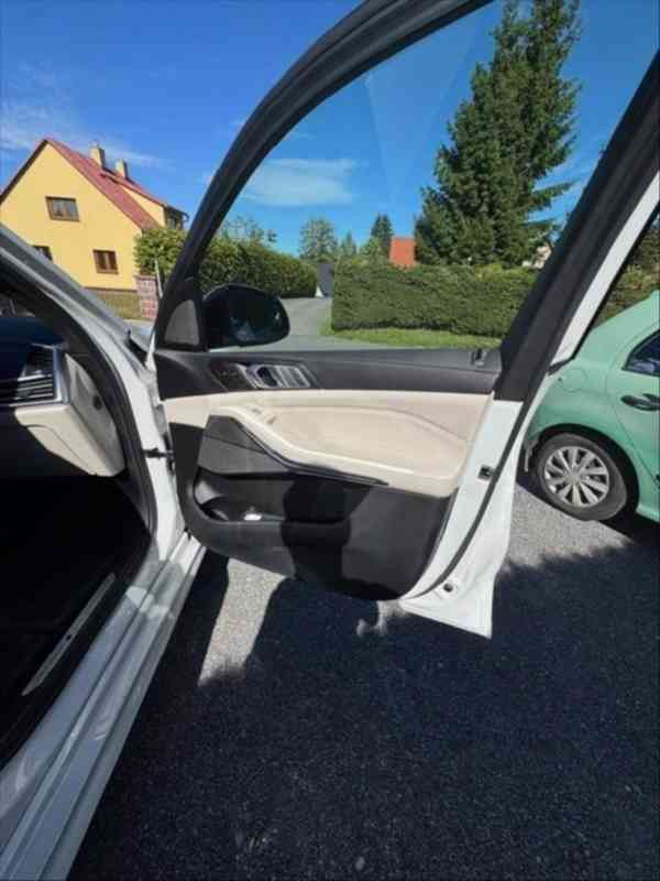 BMW X7 3,0   M50d - foto 14