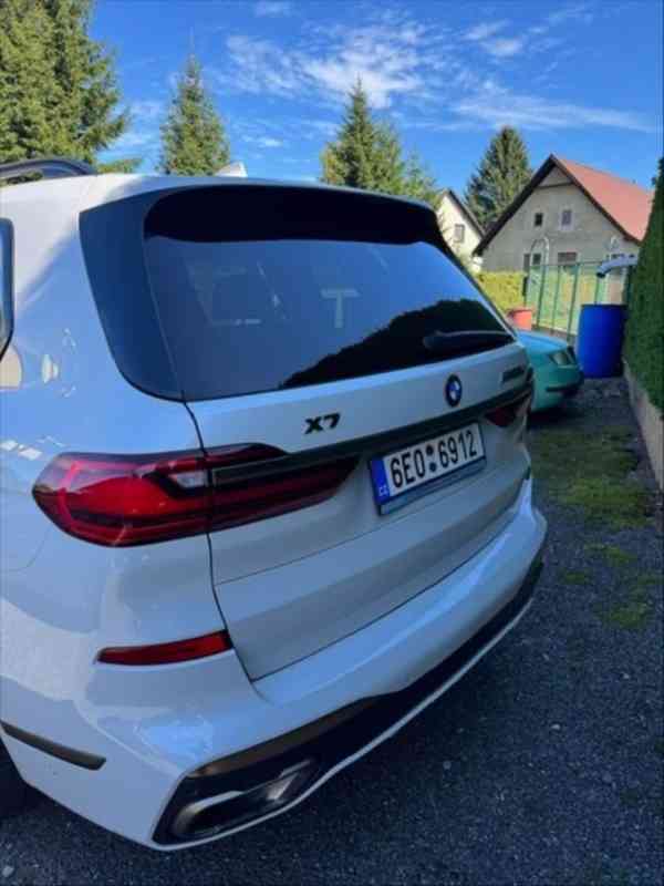 BMW X7 3,0   M50d - foto 8