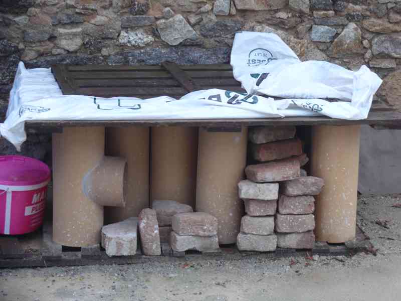 Prodám tvárnice "Porfix" 250x250x500 a komínové vložky - foto 2